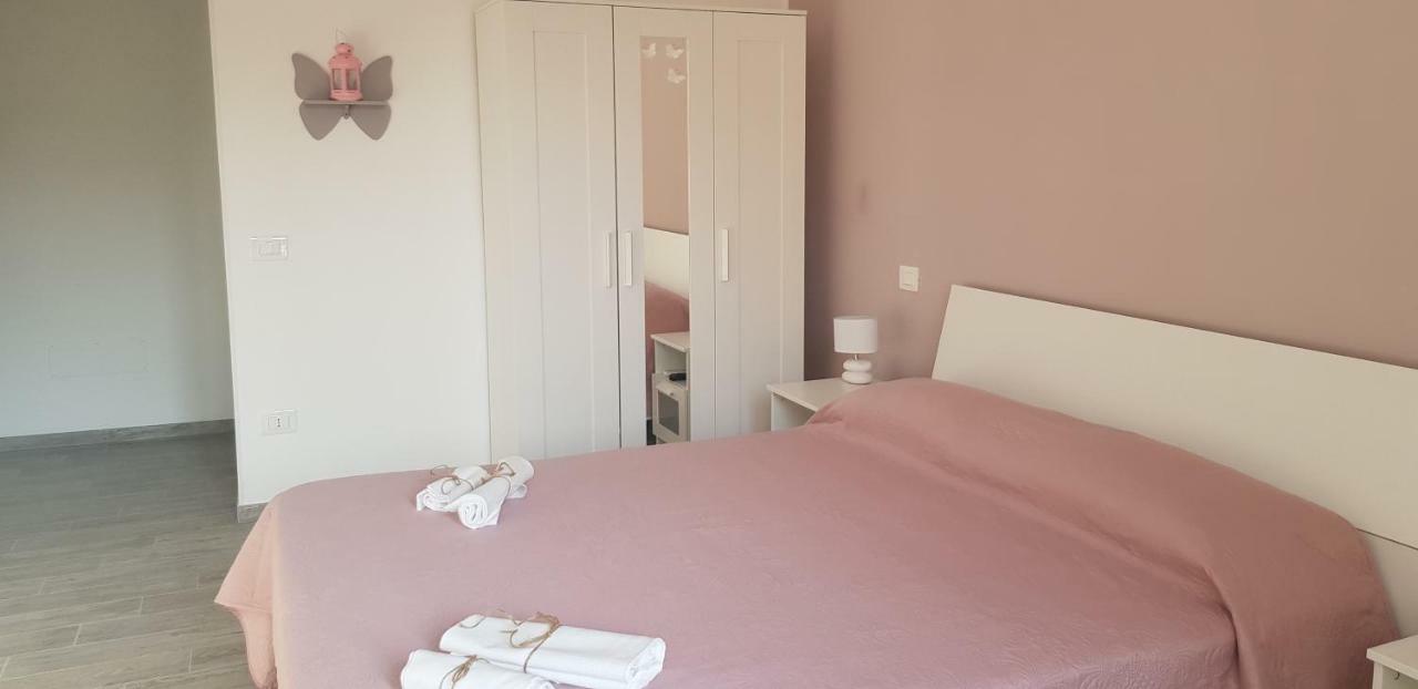 Bed and Breakfast Butterfly House à Salernes Extérieur photo